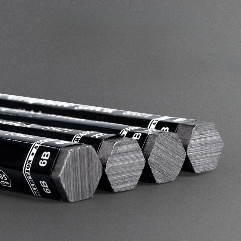Los cuerpos de madera de los lápices tienen una cómoda forma hexagonal